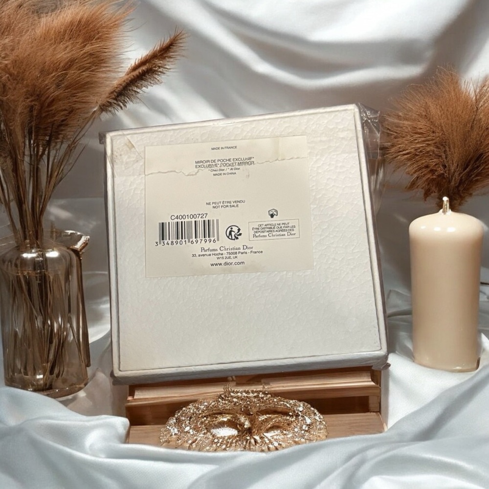 Dior Silver Compact Mirroe - Picture 3 of 3